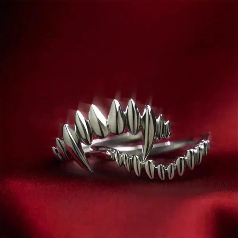 Blood Moon Astarion Vampire Ring - VONVEX