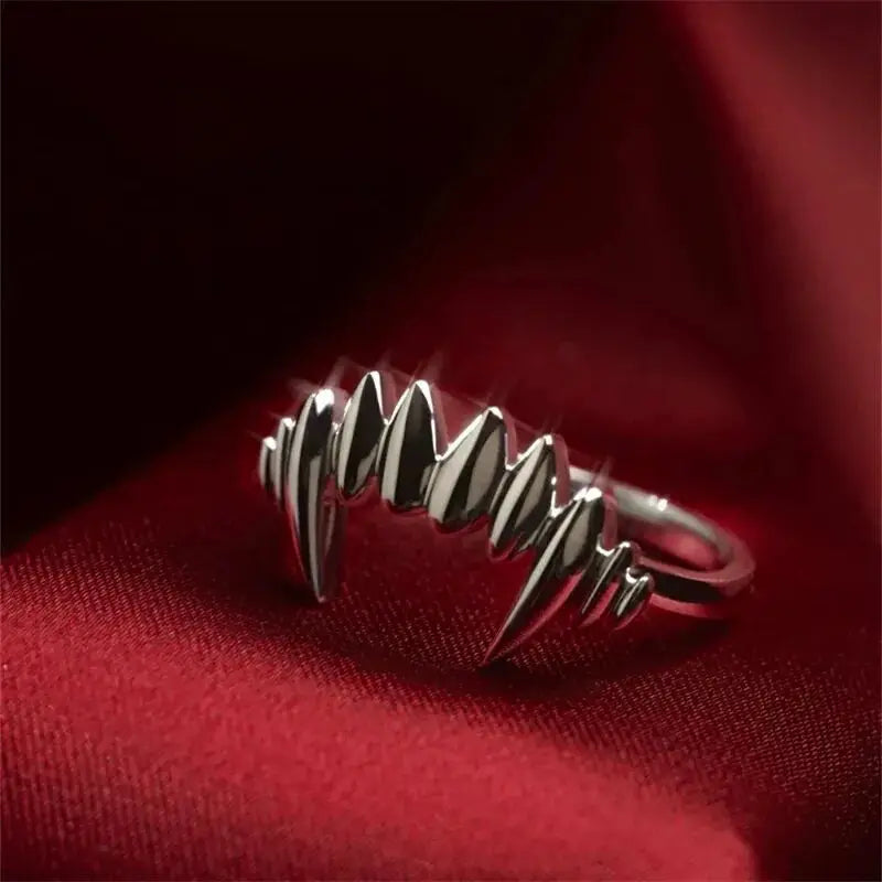 Blood Moon Astarion Vampire Ring - VONVEX