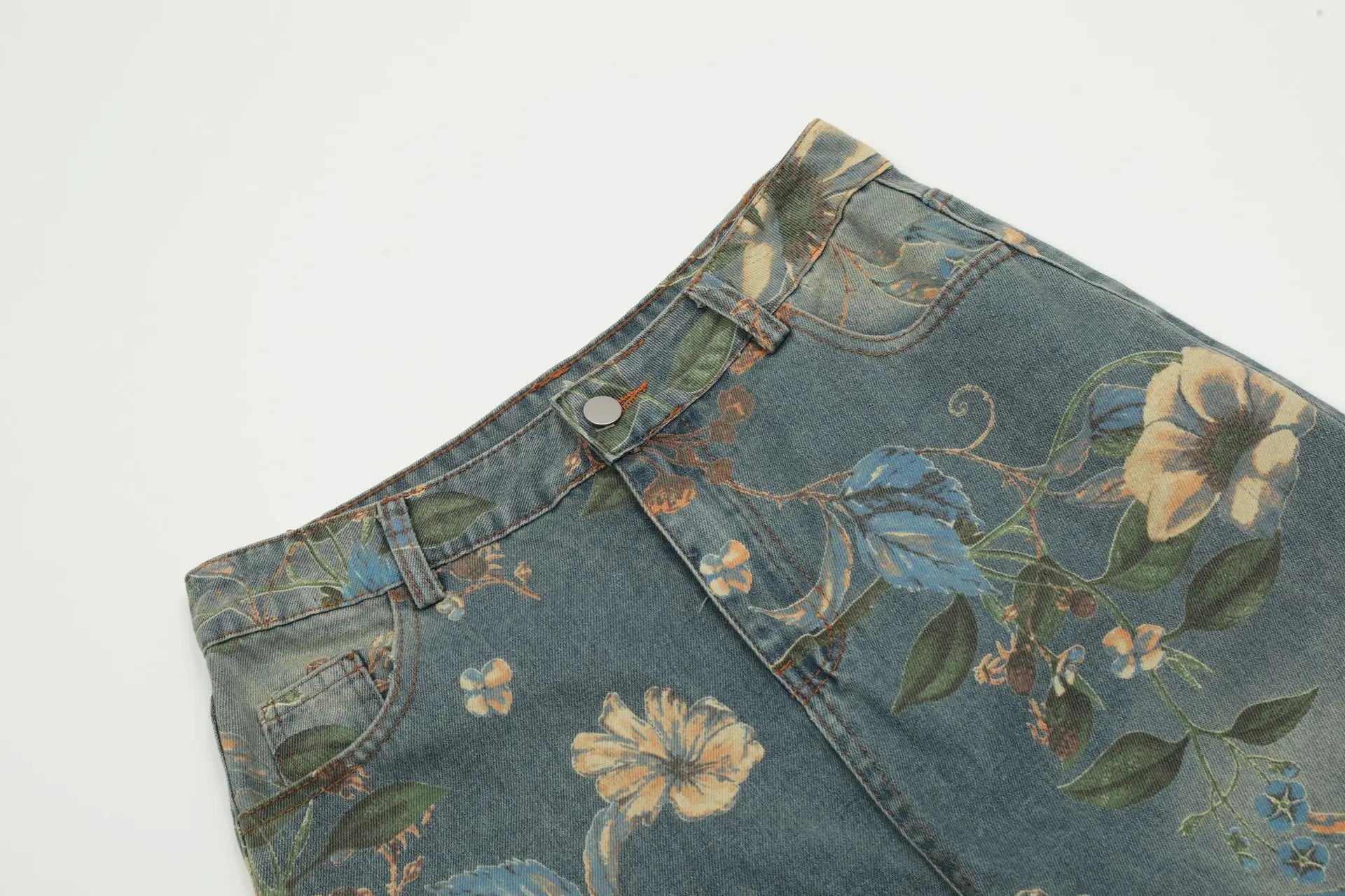 Spicy Bloom Washed Jeans     - VONVEX