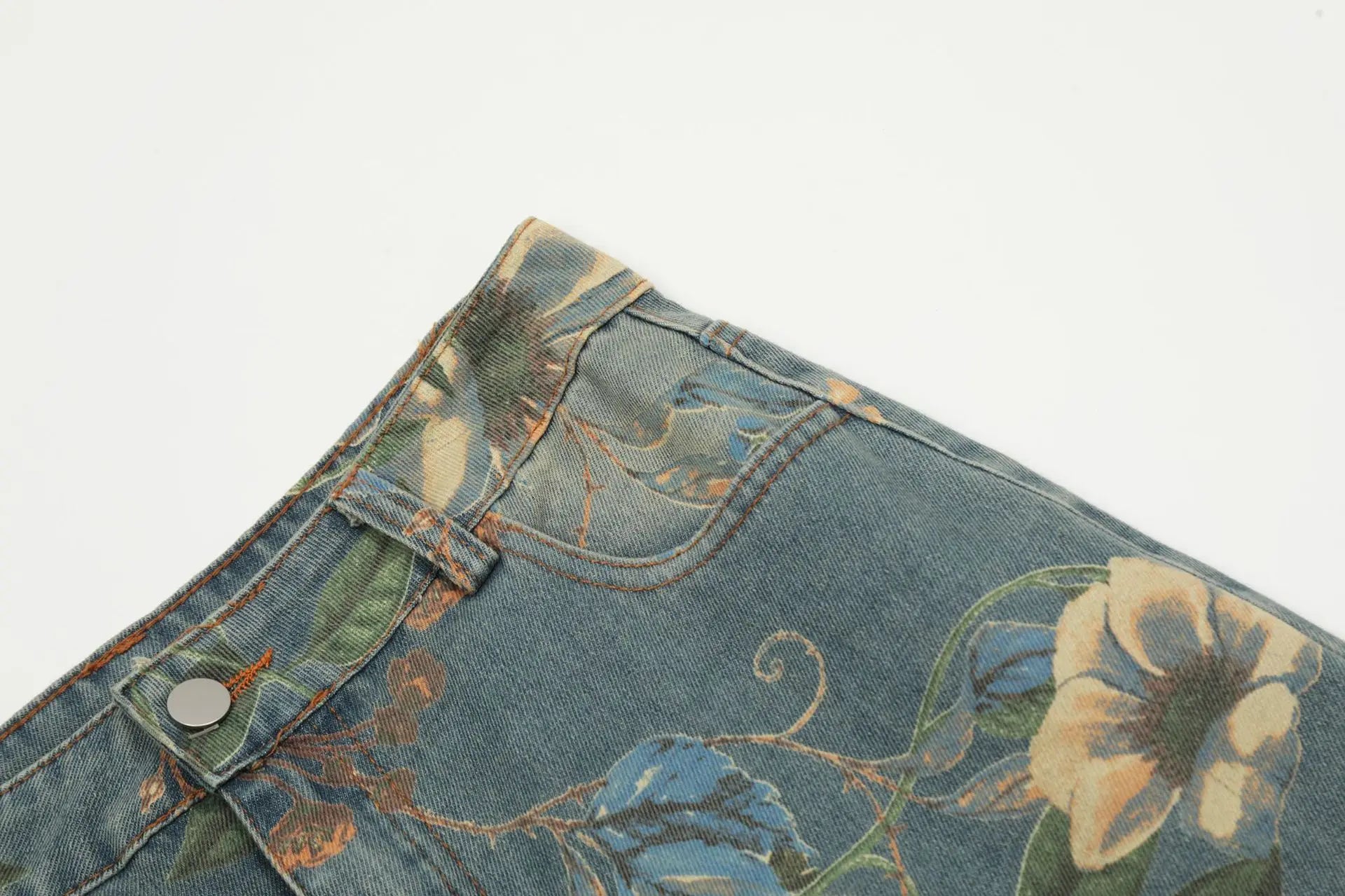 Spicy Bloom Washed Jeans     - VONVEX