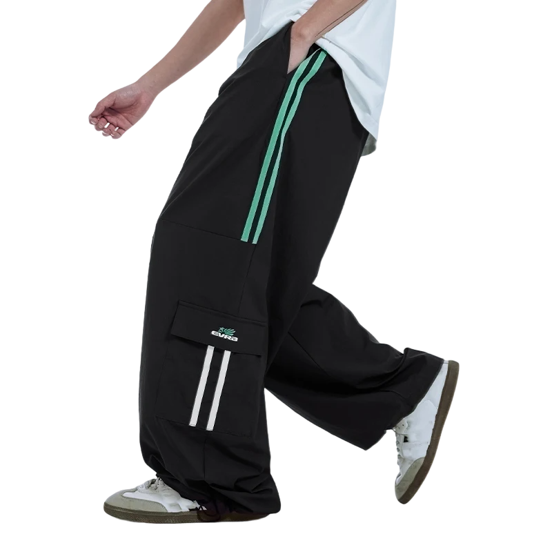 Retro Patchwork Wide-Leg Cargo Pants  Black L  - VONVEX